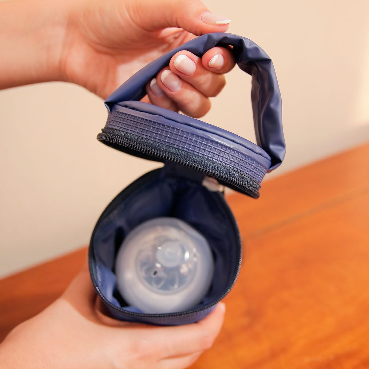 Porta Mamadeira Térmico Impermeável 1 Litro para Bebê Azul 3 Porta Mamadeira Térmico Impermeável 1 Litro para Bebê Azul - Imagem 3