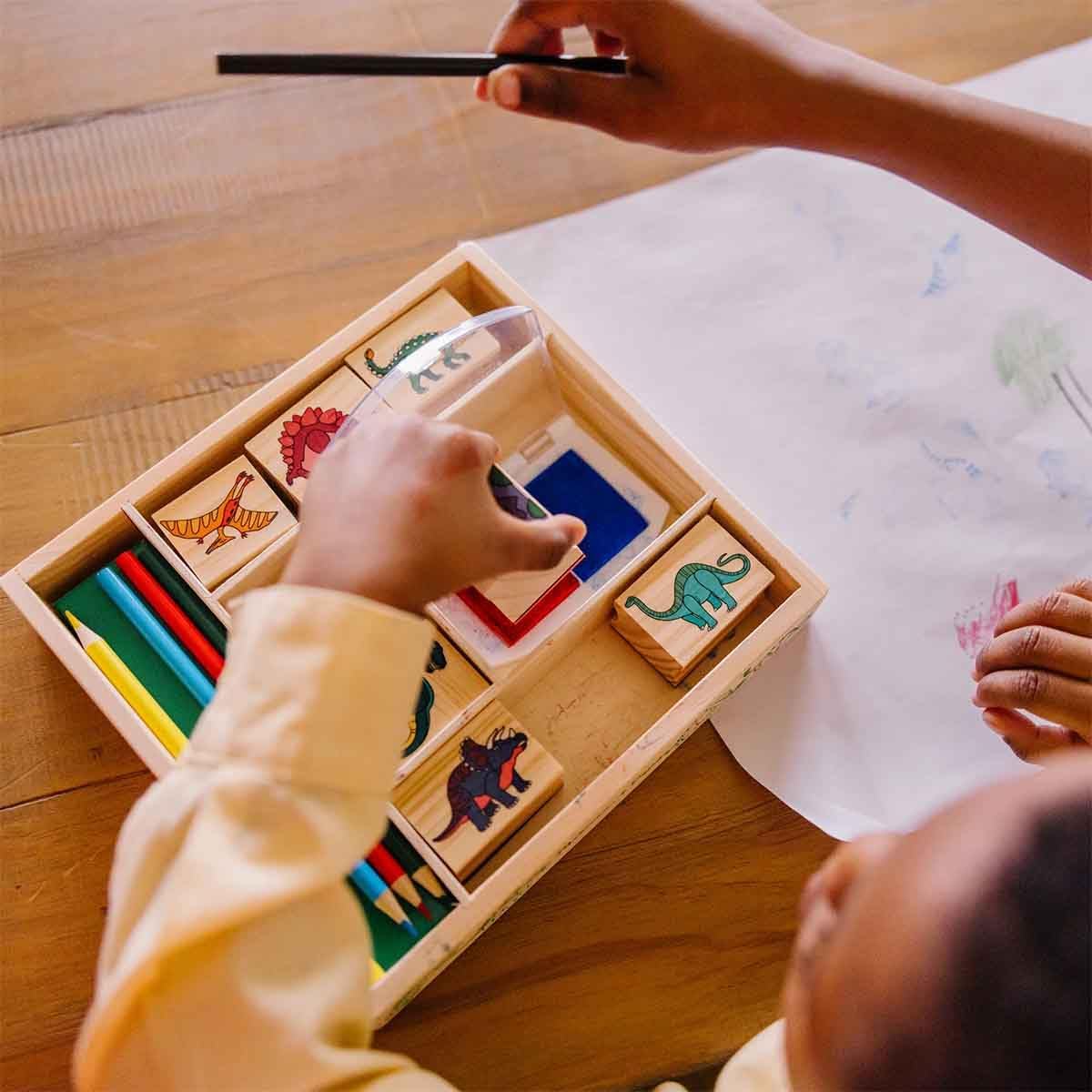 Set de Colorir Melissa & Doug Dinossauros com Carimbos Sunny 6 Set de Colorir Melissa & Doug Dinossauros com Carimbos Sunny - Imagem 6