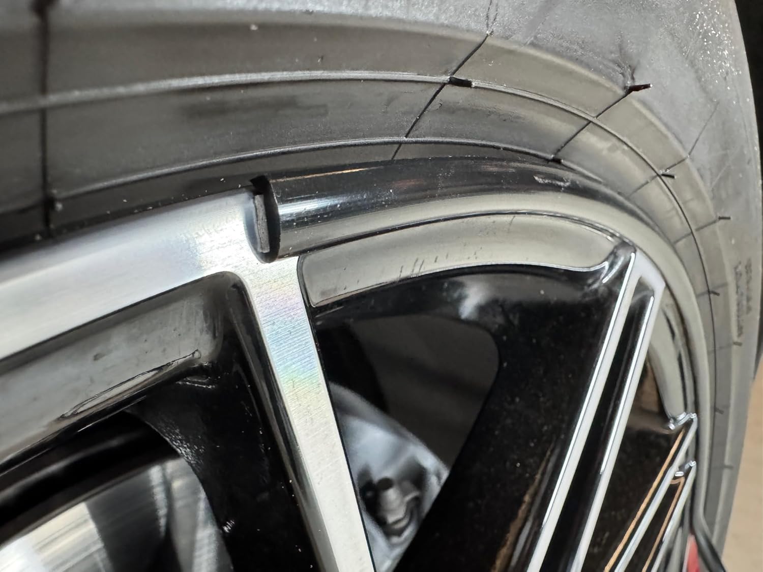 Protetor de Aro Performance Detail Rim Protector Kit 4 Peças 5 Protetor de Aro Performance Detail Rim Protector Kit 4 Peças - Imagem 5