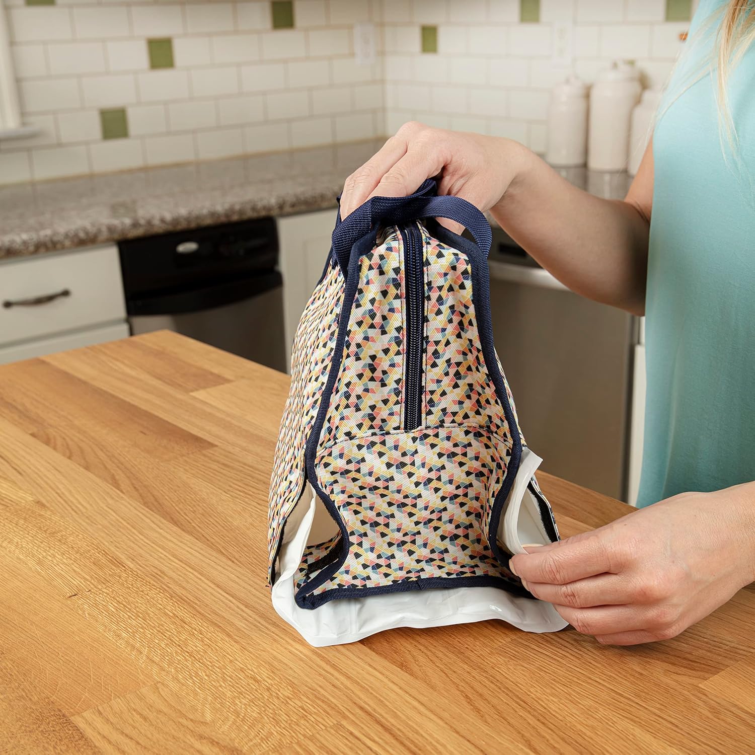 Bolsa Térmica Dr. Brown's AC227-WEB para 6 Mamadeiras Dobrável 2 Bolsa Térmica Dr. Brown's AC227-WEB para 6 Mamadeiras Dobrável - Imagem 2