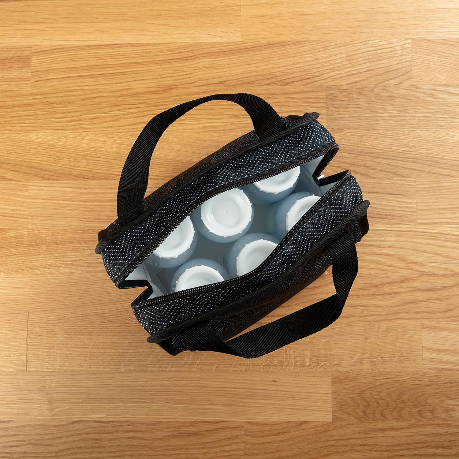 Bolsa Térmica Dr. Brown's AC226-WEB para 6 Mamadeiras Preta 4 Bolsa Térmica Dr. Brown's AC226-WEB para 6 Mamadeiras Preta - Imagem 4