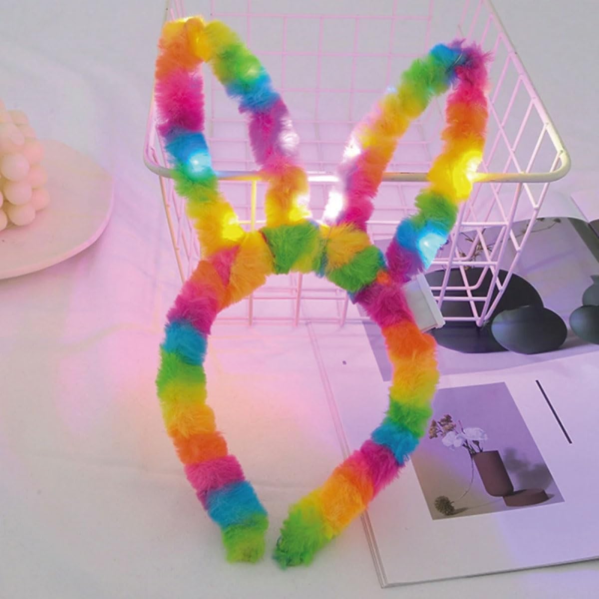 Tiara Coelho Arco Íris com LED Acessório para Festas e Fantasia 3 Tiara Coelho Arco Íris com LED Acessório para Festas e Fantasia - Imagem 3