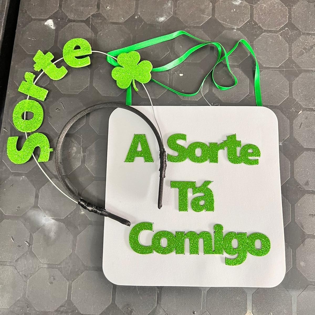 Plaquinha e Tiara de Carnaval para Fantasia de Bloquinho 3 Plaquinha e Tiara de Carnaval para Fantasia de Bloquinho - Imagem 3